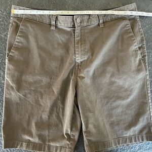 Volcom 40 Men's Brown Flat Front Shorts